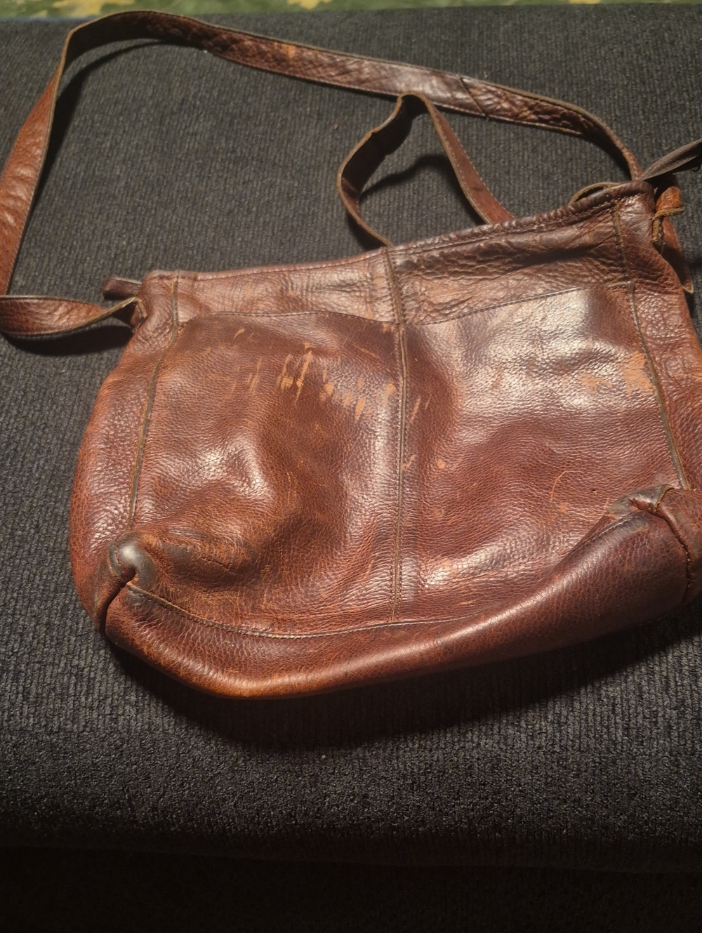 Vintage-Inspired Brown Leather Messenger Bag for Women